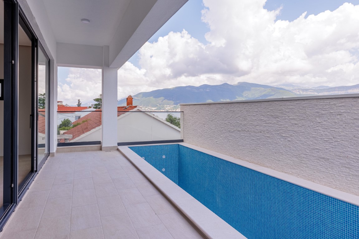 Image of Villa - 2 Bedrooms for Sale in Tivat-Krasici-Montenegro, Image 10